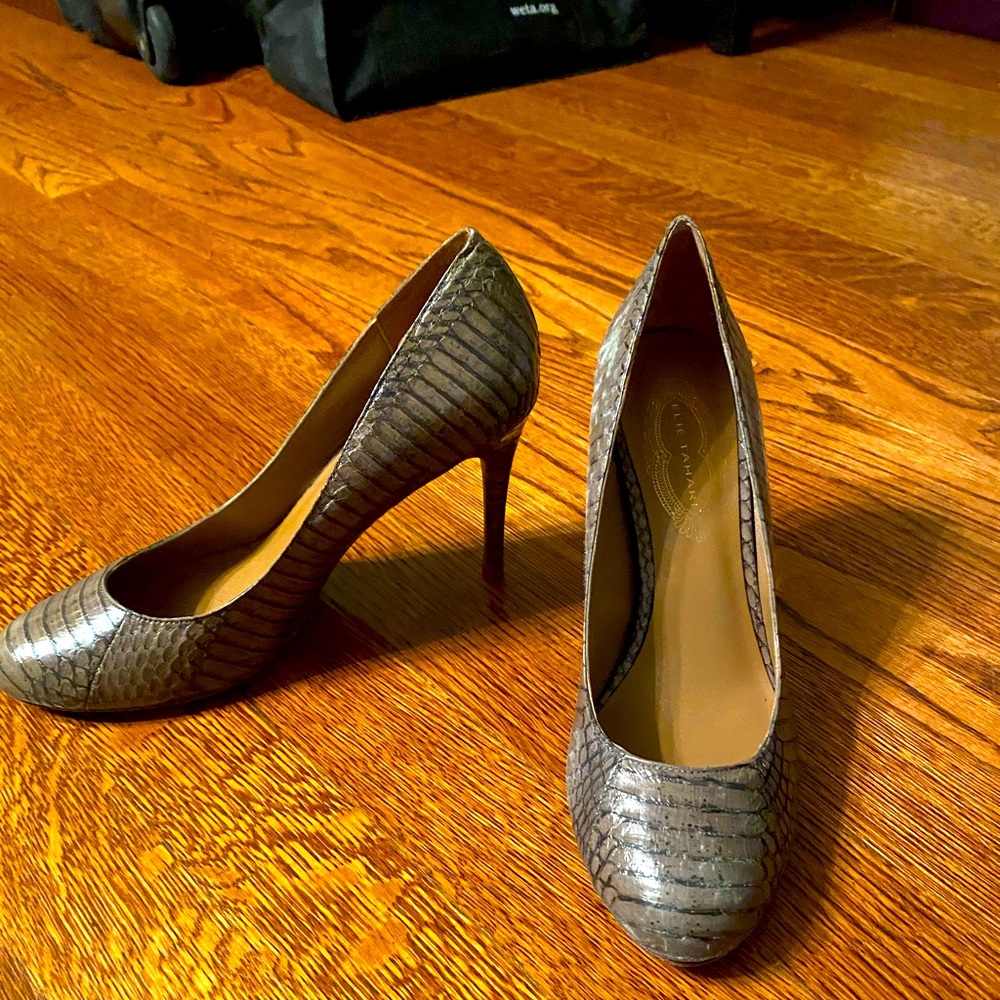 Elie Tahari Snake skin pump